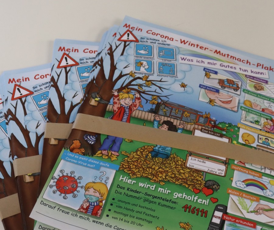Ein kleines Geschenk für die Mülheimer Kindergarten- und Grundschulkinder: Auf dem Fotos sind die Corona-Winter-Mutmach-Plakate abgebildet. Sie werden an den Grundschulen und Kitas verteilt. - Jasmin Kramer